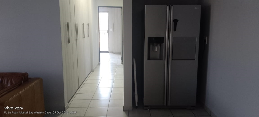 6 Bedroom Property for Sale in Seemeeu Park Western Cape